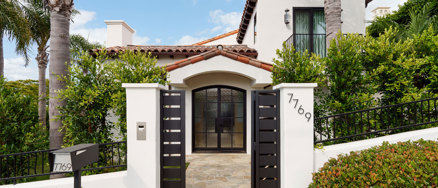 la-jolla-header la-jolla-header